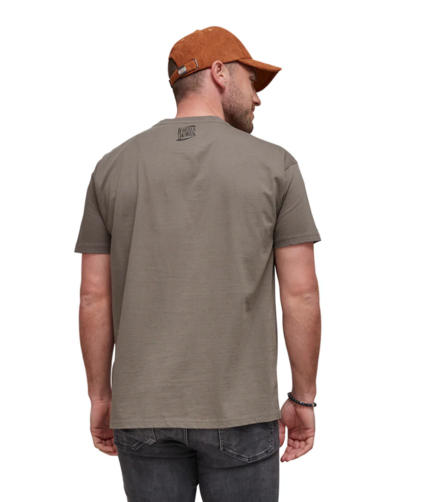 T-Shirt F250 – Wheels & Waves