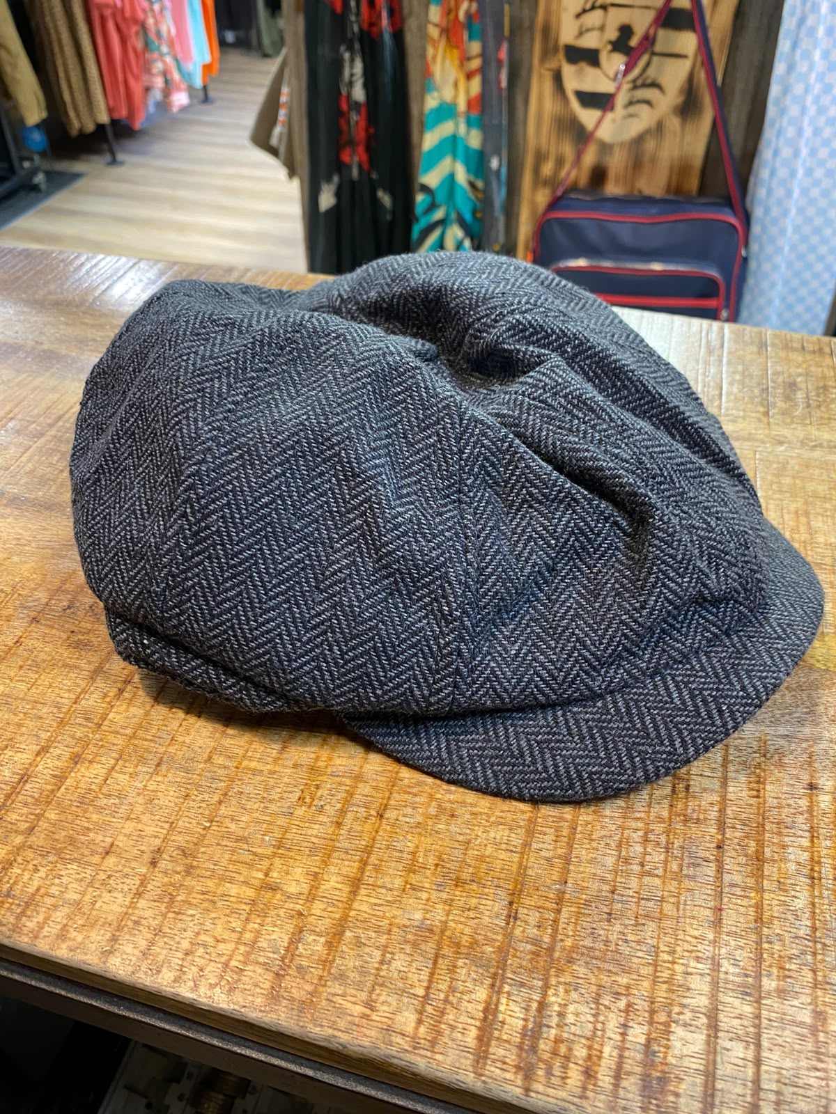 Casquette Gavroche en Tweed Anthracite – Style Vintage