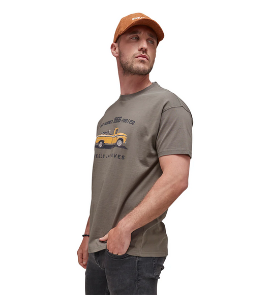 T-Shirt F250 – Wheels & Waves