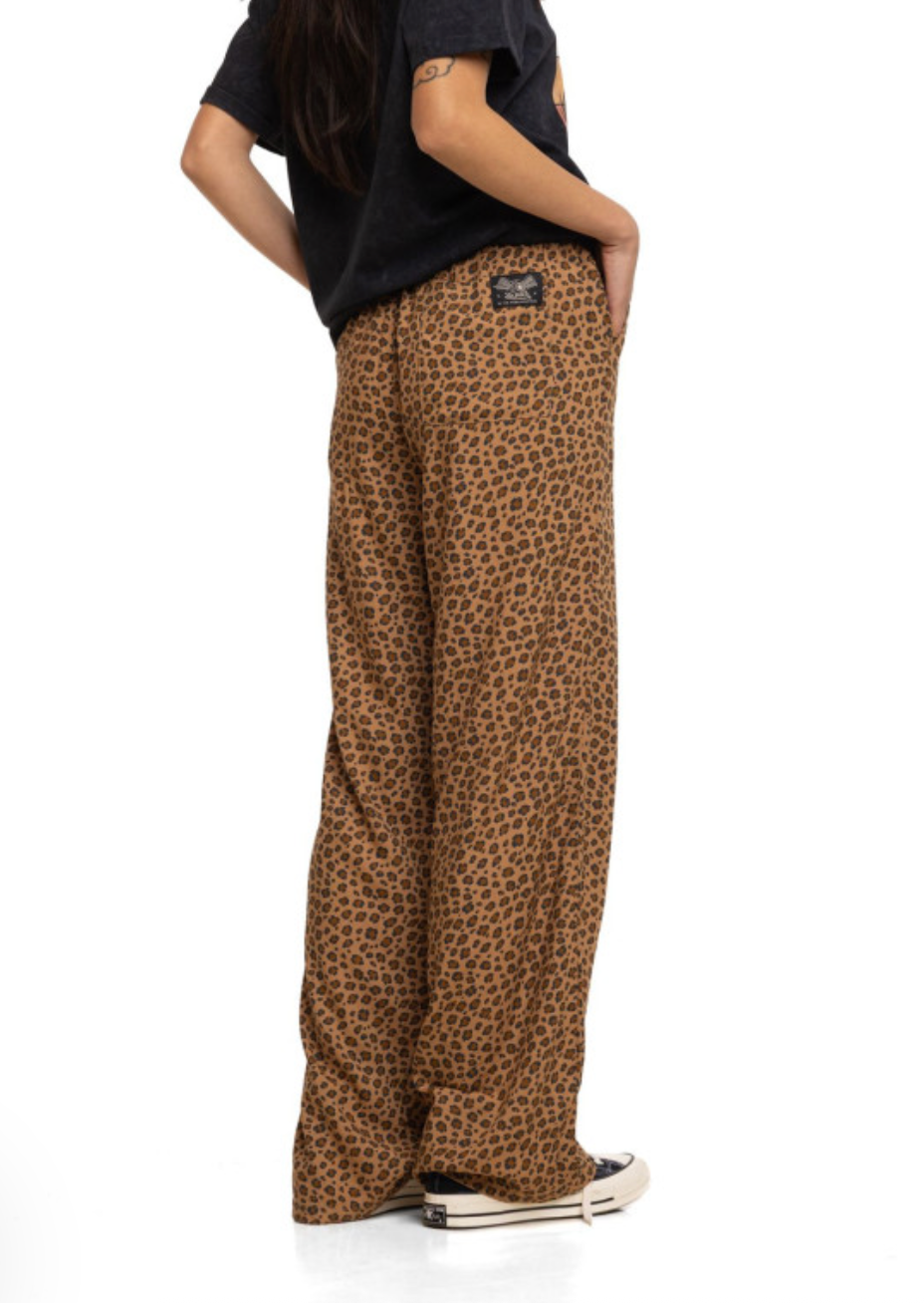 Pantalon Femme Léopard Von Dutch | 100% Viscose Fluide | Un Barbu et Une Blonde