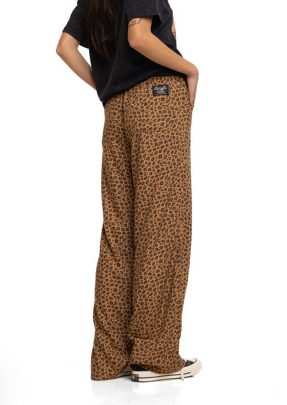 Pantalon Femme Léopard Von Dutch | 100% Viscose Fluide | Un Barbu et Une Blonde