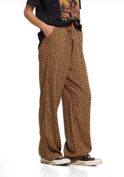 Pantalon Femme Léopard Von Dutch | 100% Viscose Fluide | Un Barbu et Une Blonde