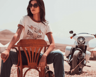 T-shirt Wildust Sisters GIRL Vêtements
