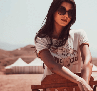 T-shirt Wildust Sisters GIRL Vêtements